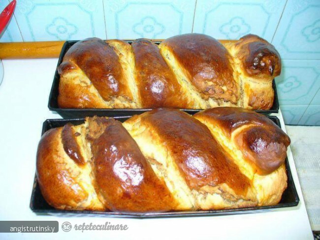 Imagine Reteta culinara cozonac cu nuca si rahat | 2review.ro