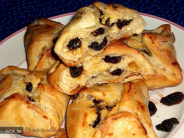 Imagine Reteta culinara Placintele cu Branza de Vaci | 2review.ro