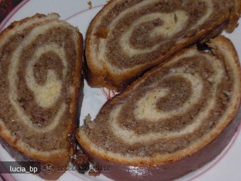 Imagine Reteta culinara Cozonac cu nuca-reteta de la bunica | 2review.ro