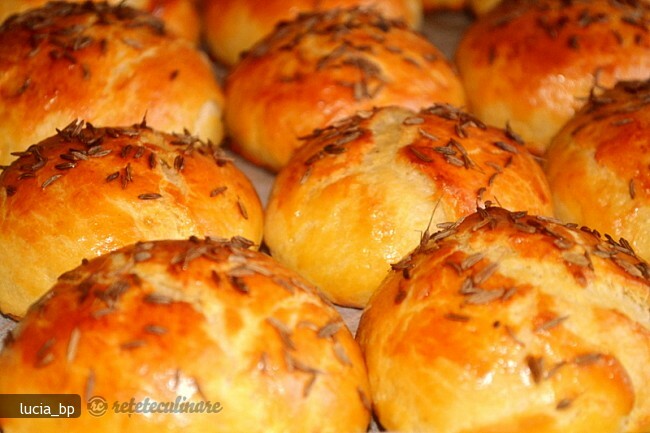 Imagine Reteta culinara Chifle cu Piure de Cartofi Instant | 2review.ro