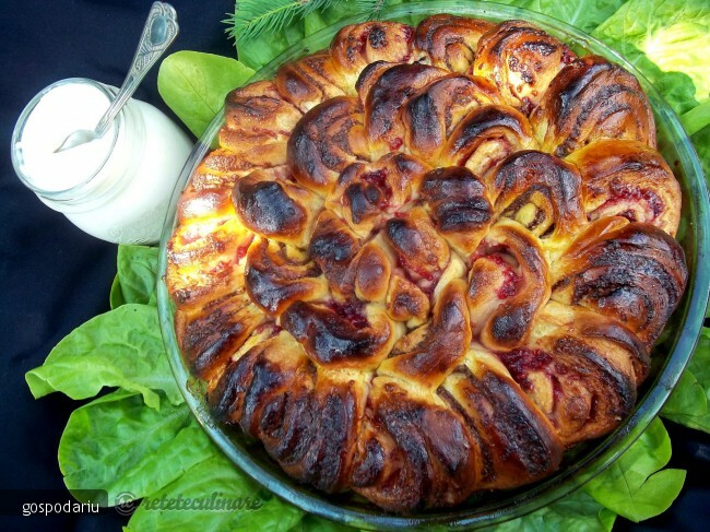 Imagine Reteta culinara Cozonac Inflorat cu doua Umpluturi | 2review.ro