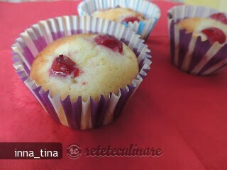 Imagine Reteta culinara Muffins cu Ricotta si Visine | 2review.ro