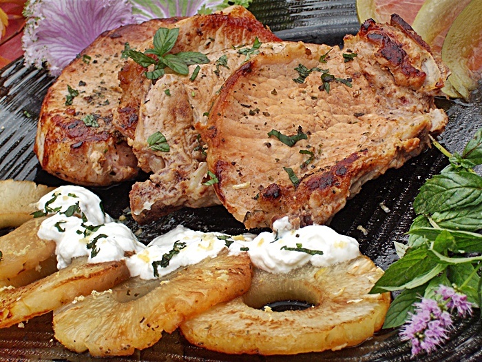 Imagine Reteta culinara Cotlete cu sos de lamaie | 2review.ro