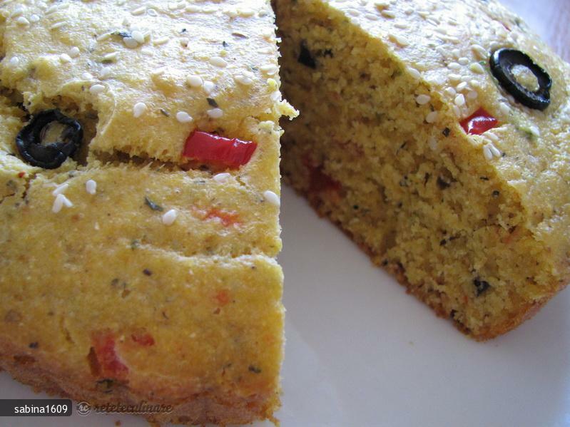 Imagine Reteta culinara Placinta cu rosii si masline | 2review.ro