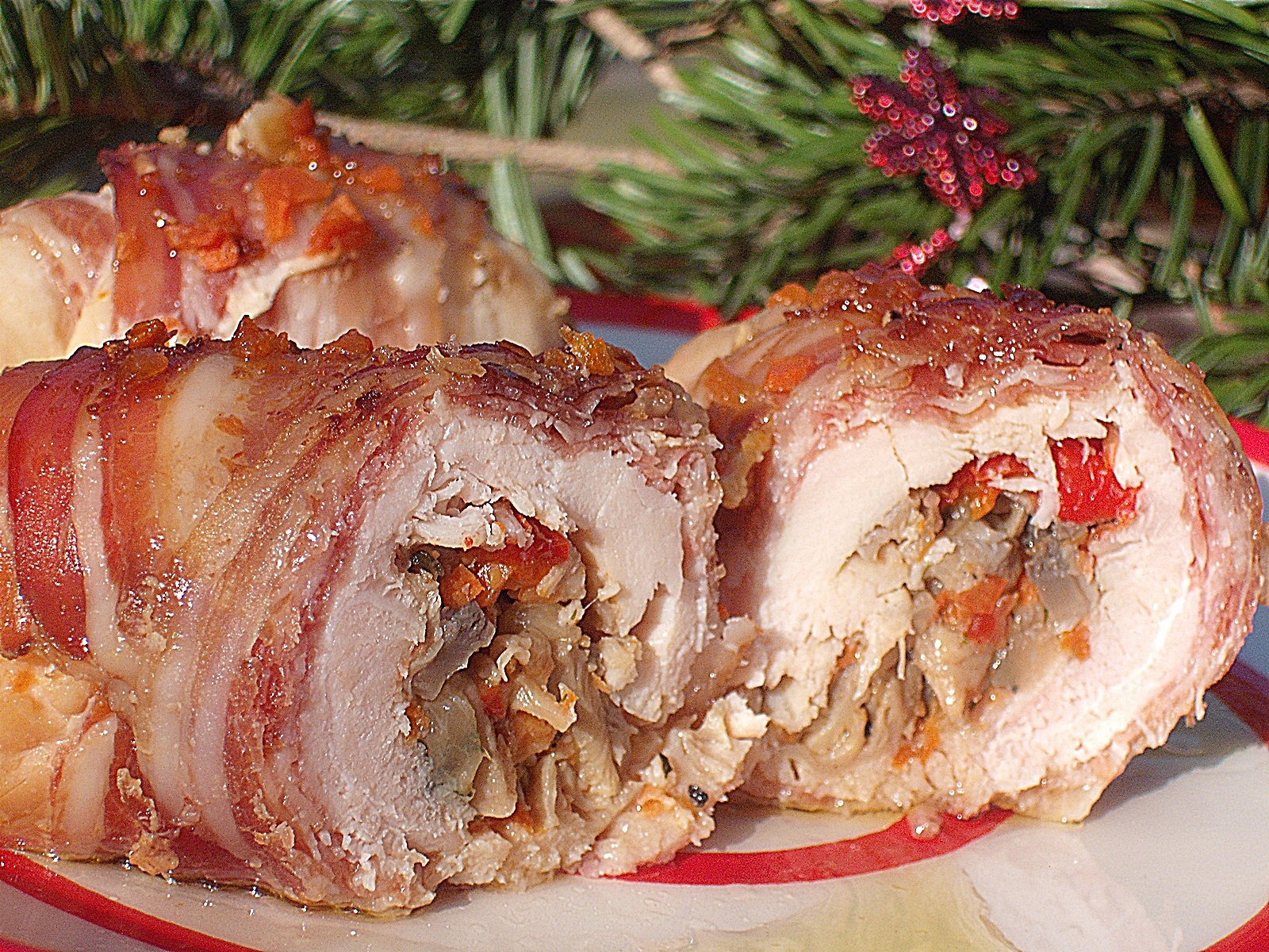 Imagine Reteta culinara Rulouri de pui jambonate | 2review.ro