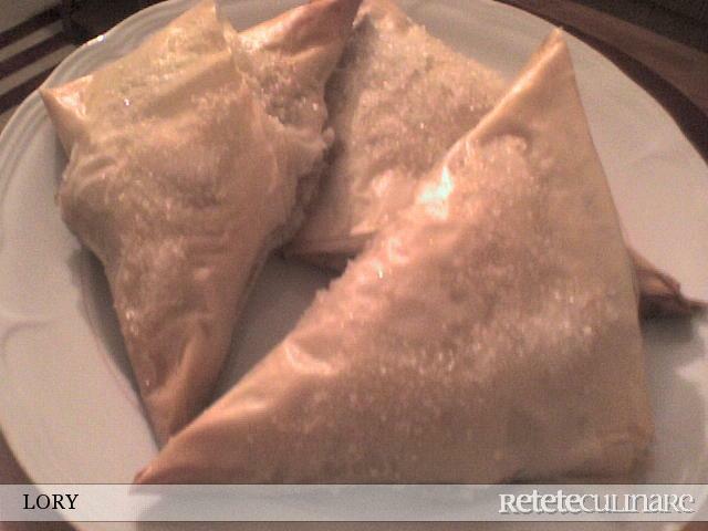 Imagine Reteta culinara Trigoane cu mere | 2review.ro