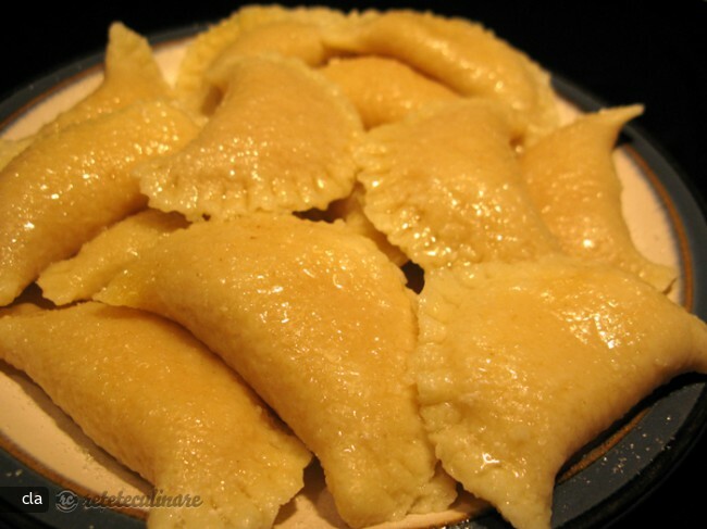 Imagine Reteta culinara Coltunasi cu Branza Sarata | 2review.ro