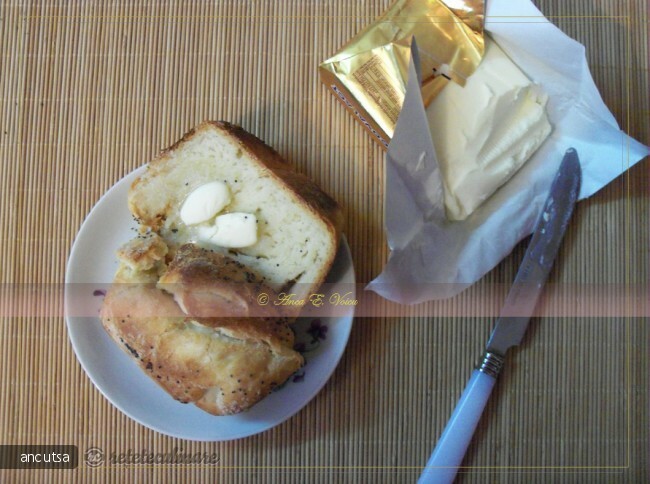 Imagine Reteta culinara Paine cu Mac | 2review.ro