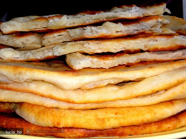 Imagine Reteta culinara Placinte Rapide cu Telemea | 2review.ro