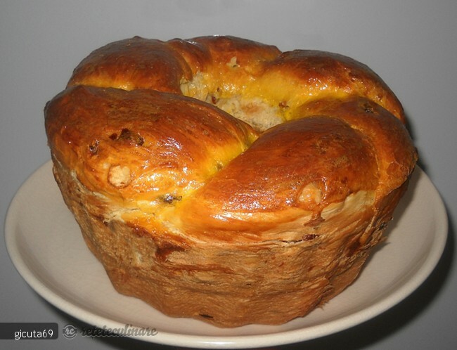 Imagine Reteta culinara Cozonac cu fructe uscate | 2review.ro