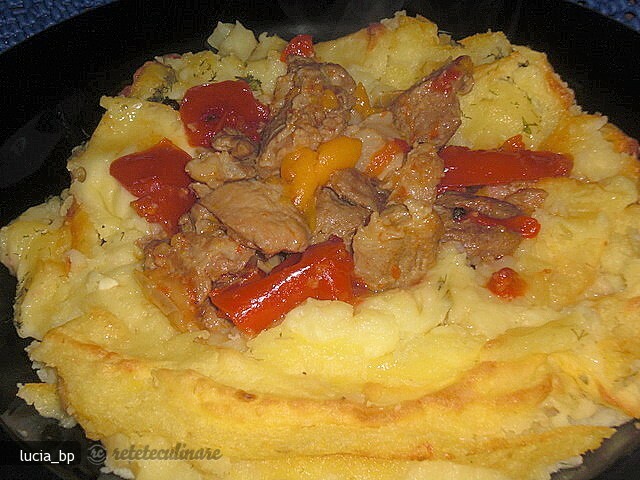 Imagine Reteta culinara Carne de Porc cu Piure de Cartofi | 2review.ro