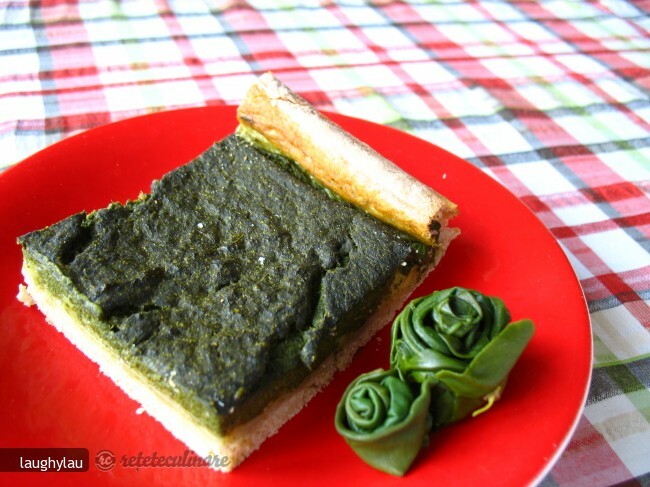 Imagine Reteta culinara Placinta cu Spanac si Branza + Trandafiri de Spanac | 2review.ro