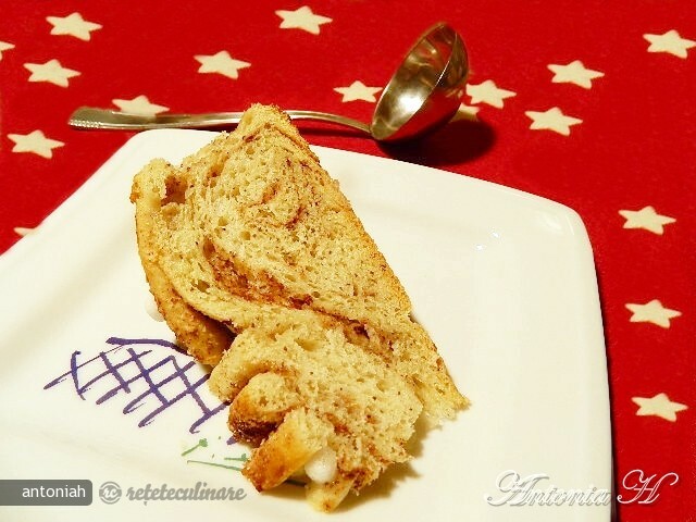 Imagine Reteta culinara Russian Rose Bread | 2review.ro