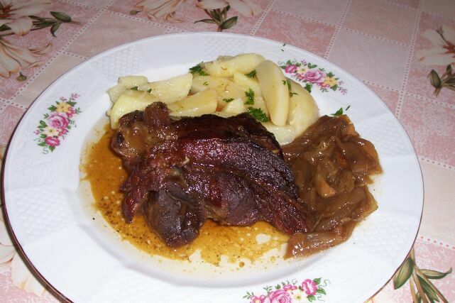 Imagine Reteta culinara Ciolan cu bere | 2review.ro