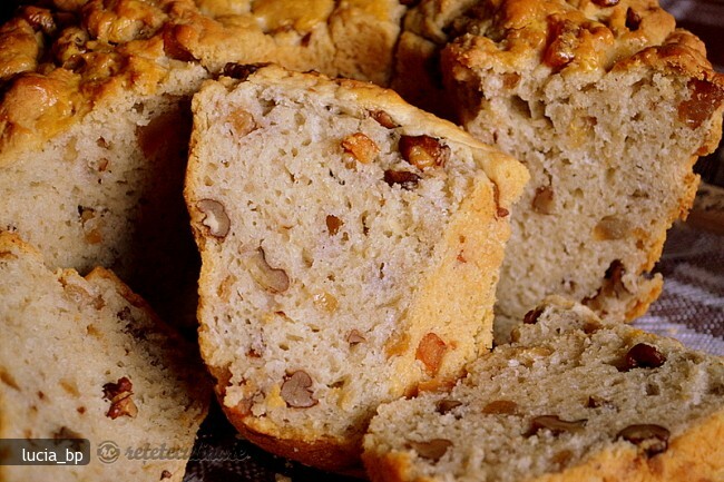 Imagine Reteta culinara Cozonac Aperitiv cu Jumari | 2review.ro