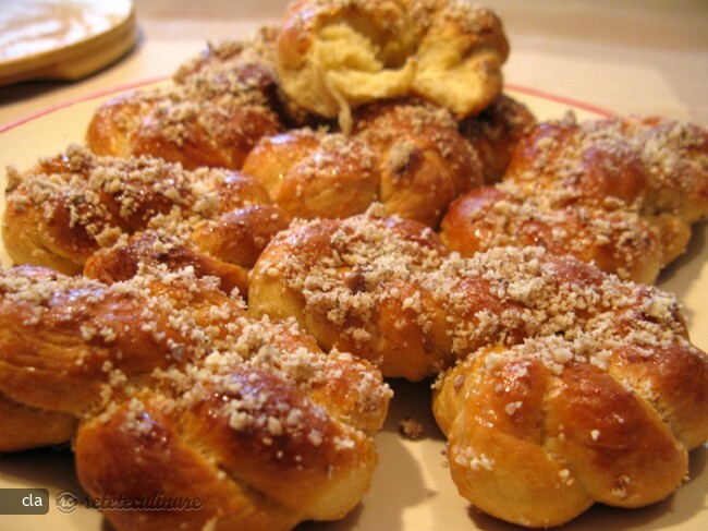 Imagine Reteta culinara Sfintisori (mucenici Moldovenesti) | 2review.ro