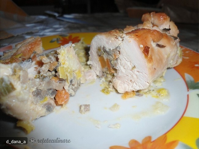 Imagine Reteta culinara Piept de Pui Umplut | 2review.ro
