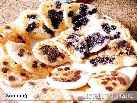 Imagine Reteta culinara Clatite Americane (pancakes) cu Ciocolata sau Afine | 2review.ro