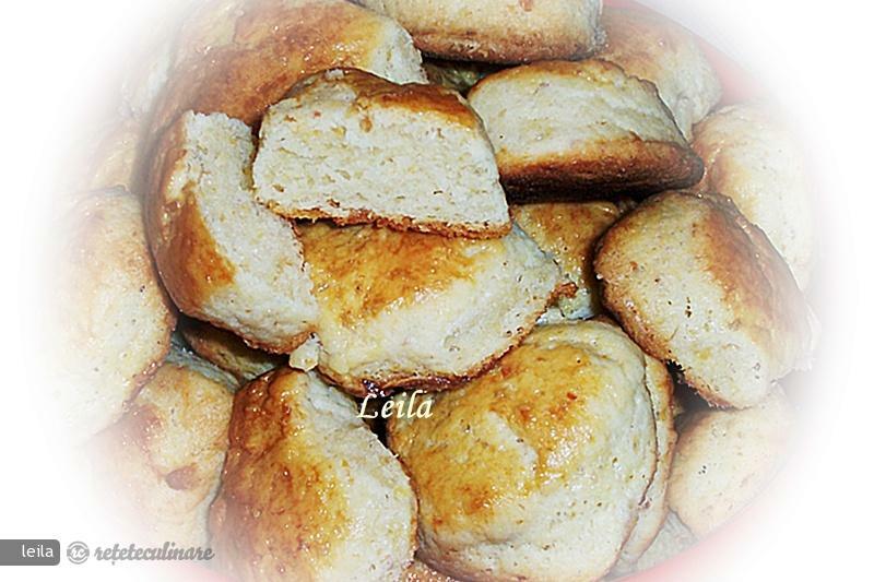 Imagine Reteta culinara Pogacele Fragede cu Jumari | 2review.ro