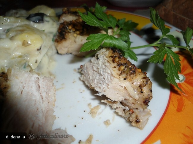 Imagine Reteta culinara Piept de Curcan in Crusta de Condimente | 2review.ro