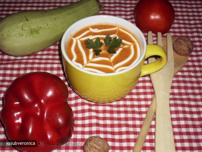 Imagine Reteta culinara Supa Crema de Rosii cu Dovlecel | 2review.ro