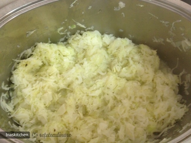 Imagine Reteta culinara Ciorba de Varza Dulce cu Fasole Galbena | 2review.ro