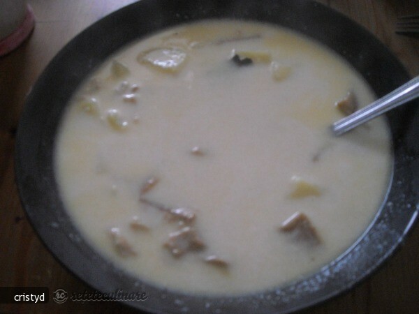 Imagine Reteta culinara Hribovica Sau Supa de Ciuperci Uscate | 2review.ro