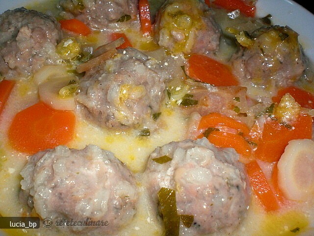 Imagine Reteta culinara Ciorba de Perisoare a la Grec | 2review.ro