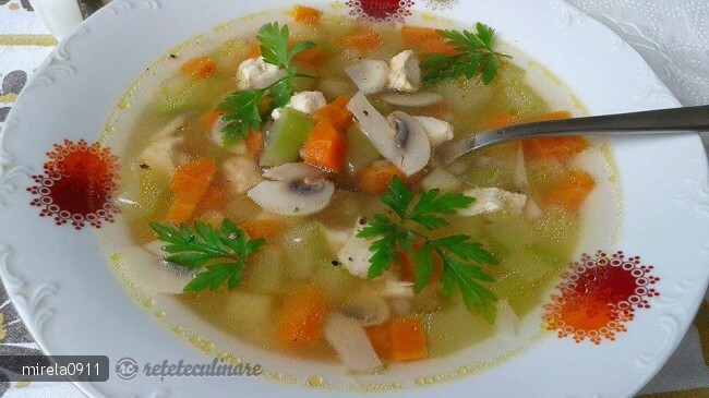Imagine Reteta culinara Supa Picanta cu Dovlecel si Ciuperci | 2review.ro
