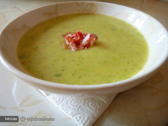 Imagine Reteta culinara Supa Crema de Cartofi cu Praz si Broccoli | 2review.ro