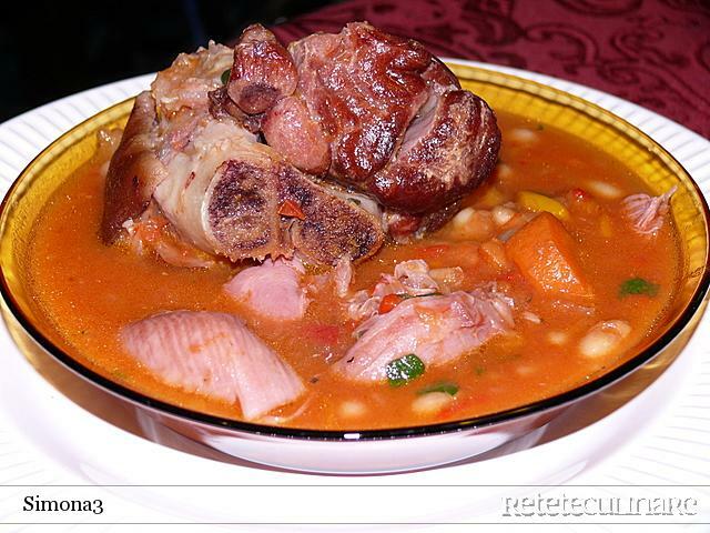 Imagine Reteta culinara Ciorba Rapida de Fasole cu Ciolan Afumat a la Roxana | 2review.ro