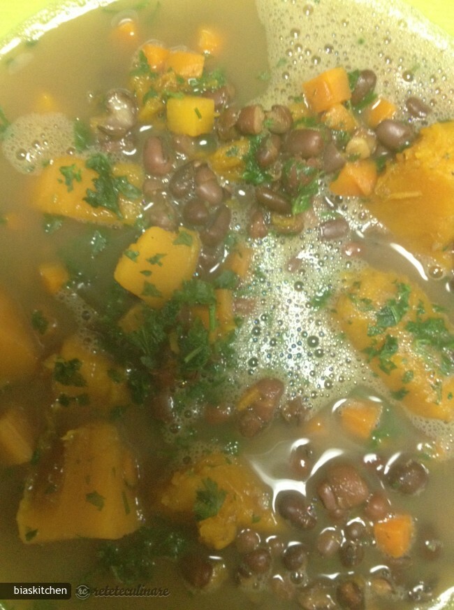 Imagine Reteta culinara Supa de Fasole Azuki cu Dovleac | 2review.ro