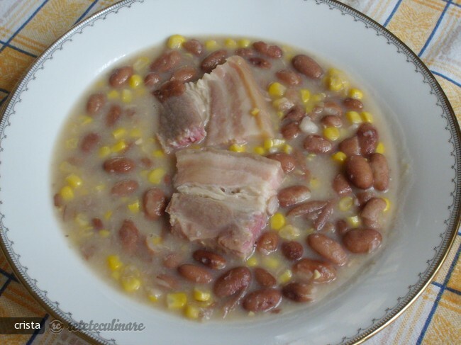 Imagine Reteta culinara Supa Italiana cu Fasole Uscata si Porumb Boabe - Minestra de Bobici | 2review.ro