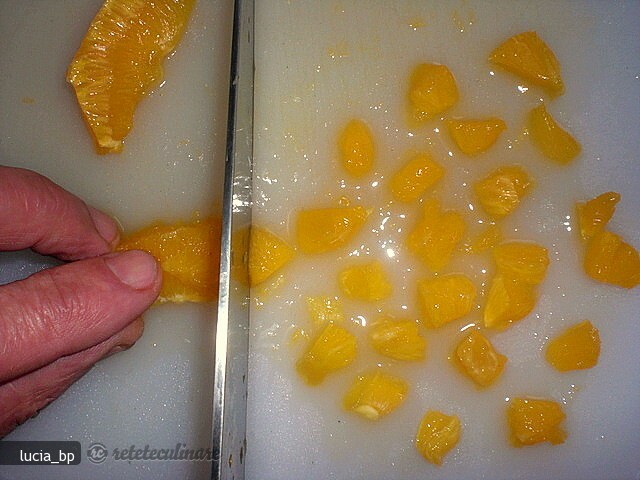 Imagine Reteta culinara Cum se Taie Pulpa Citricelor in Cubulete | 2review.ro