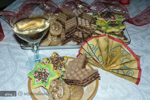 Imagine Reteta culinara Napolitane cu crema de biscuiti | 2review.ro