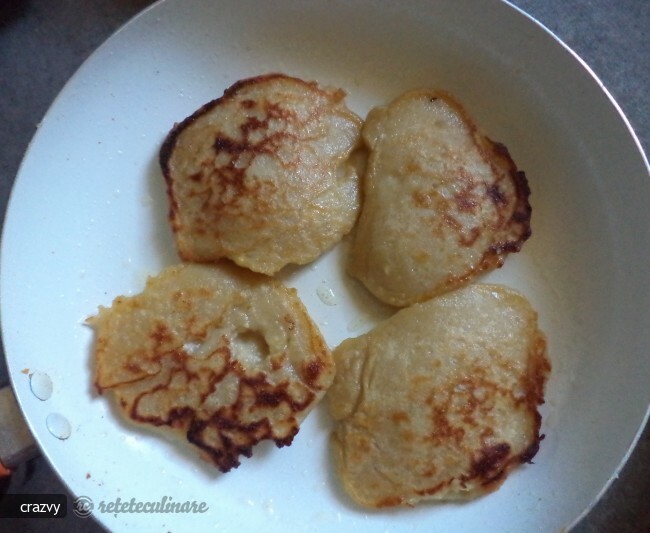 Imagine Reteta culinara Blinele cu Branza de Vaci si Banane | 2review.ro