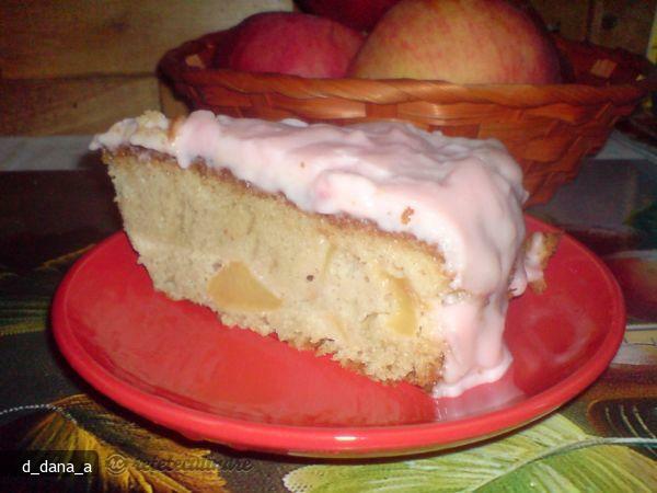 Imagine Reteta culinara Prajitura cu Mere si Budinca | 2review.ro