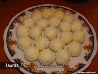 Imagine Reteta culinara Bomboane Raffaello | 2review.ro