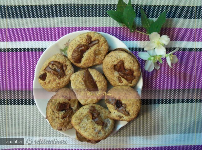 Imagine Reteta culinara Pricomide cu Stafide, Ciocolata si Crema de Unt | 2review.ro