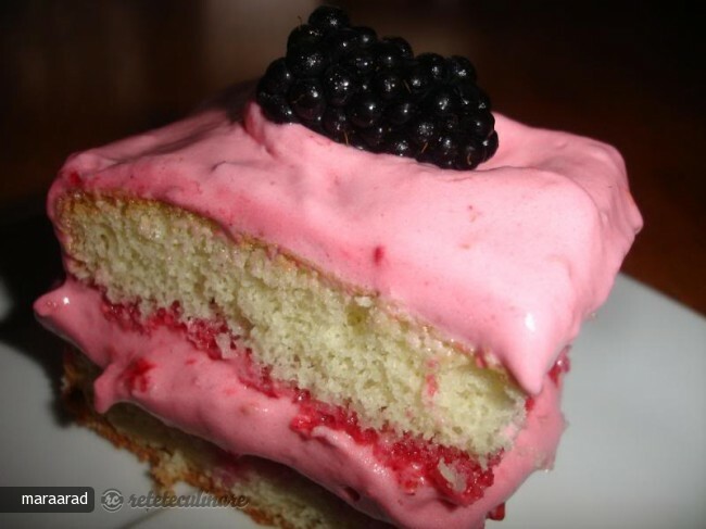 Imagine Reteta culinara Tort cu Spuma de Zmeura | 2review.ro