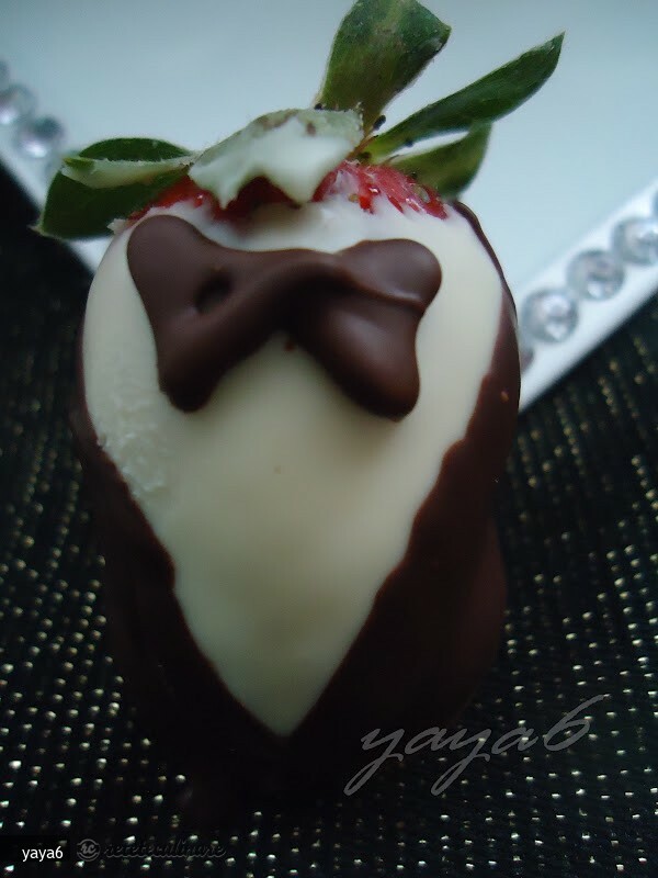 Imagine Reteta culinara Capsuni cu Papion | 2review.ro