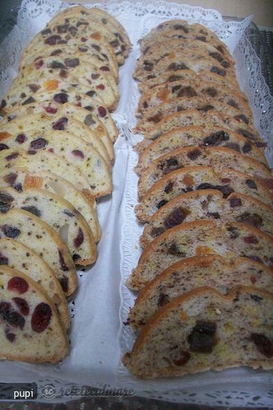 Imagine Reteta culinara Chec de Albuse cu Fructe Uscate si Faina de Orez (fara gluten) | 2review.ro