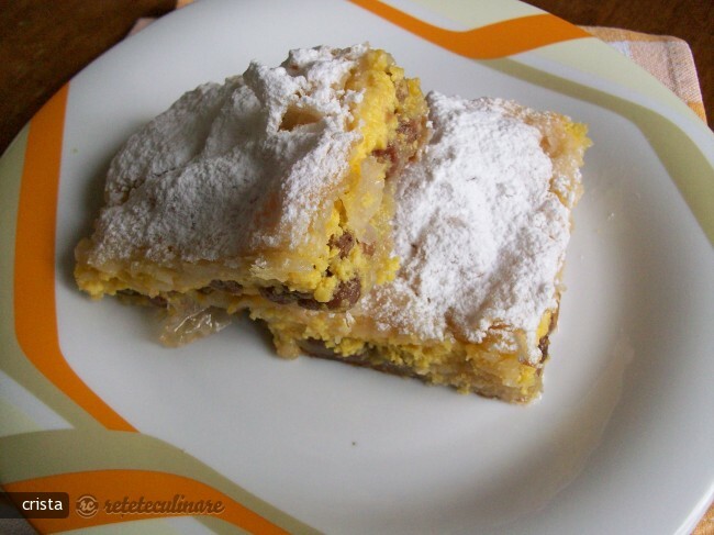 Imagine Reteta culinara Placinta cu Iaurt si Stafide | 2review.ro