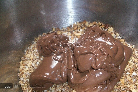 Imagine Reteta culinara Ferrero Rocher (Bomboane de Ciocolata cu Alune) | 2review.ro