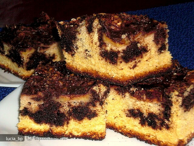 Imagine Reteta culinara Prajitura cu Mere si Sirop de Ciocolata | 2review.ro