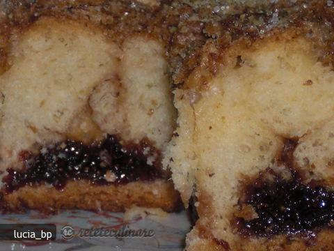 Imagine Reteta culinara Gogosi de Strasbourg cu umplutura | 2review.ro