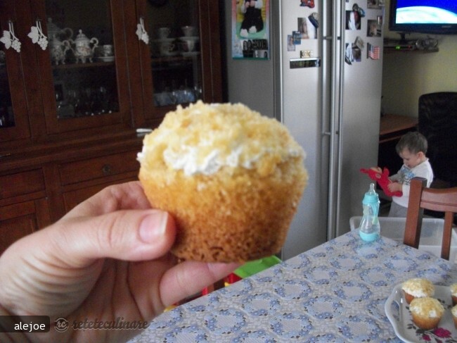 Imagine Reteta culinara Cupcakes Mimosa | 2review.ro