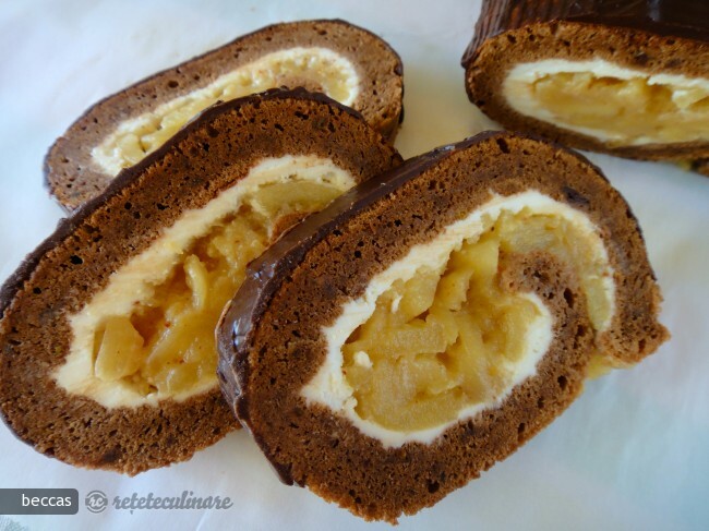 Imagine Reteta culinara Rulada cu Mere, Mascarpone si Ciocolata | 2review.ro