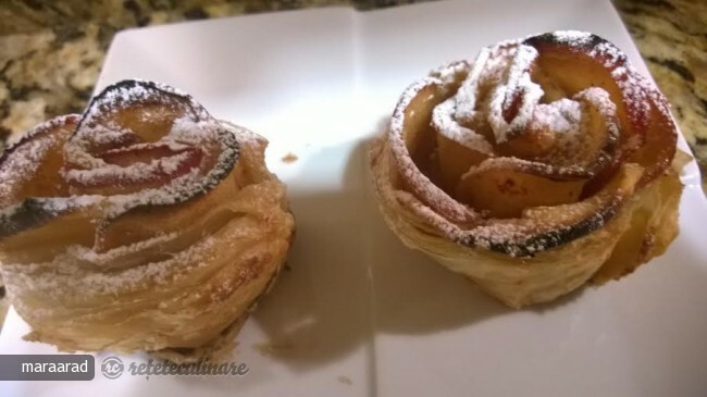 Imagine Reteta culinara Rose Apple Tart | 2review.ro
