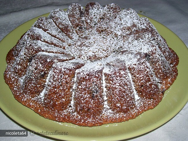 Imagine Reteta culinara Tort cu Pesmet, Amaretti, Cocos si Ciocolata | 2review.ro